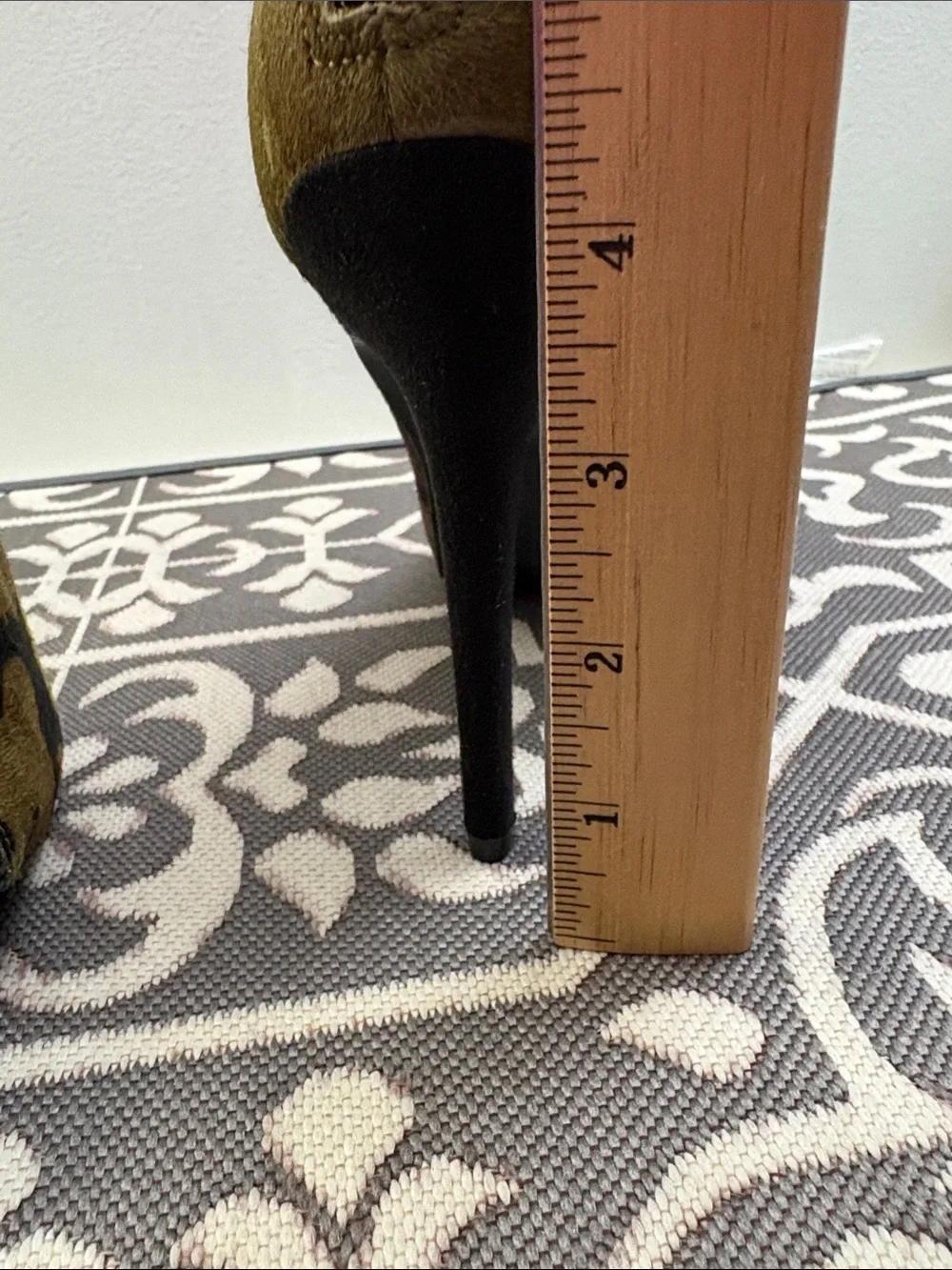 Carlos Camouflage Peep-Toe Zip Booties - Women High Heels sz 8.5